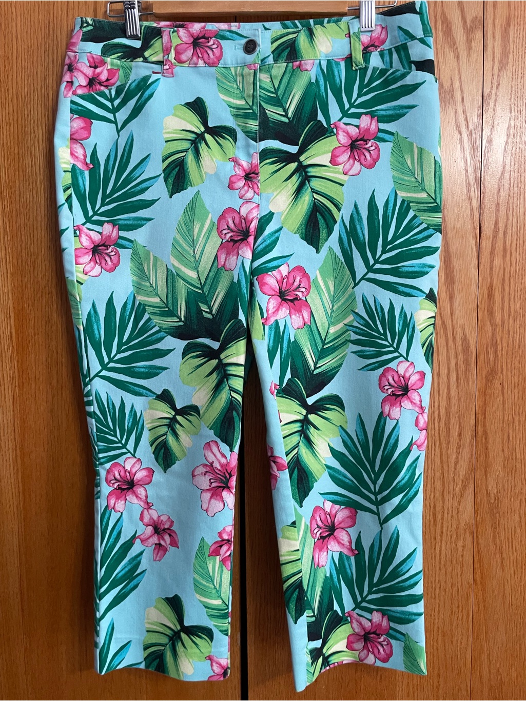 Chico's Tropical Floral Cropped Pants Size 1 Compares To 8/10 Medium
